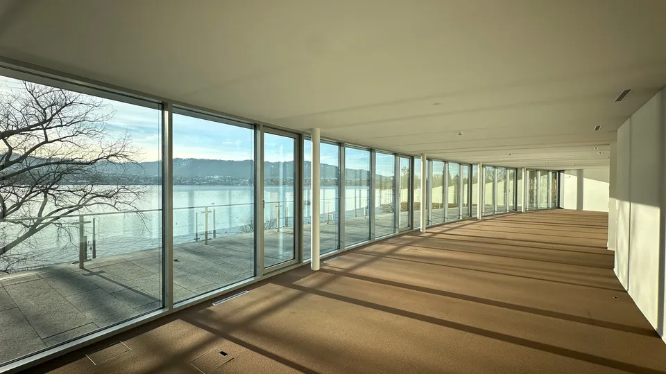 Bureaux entièrement aménagés avec vue sur le lac et excellente connexion aux transports en commun – photo 2 sur 4