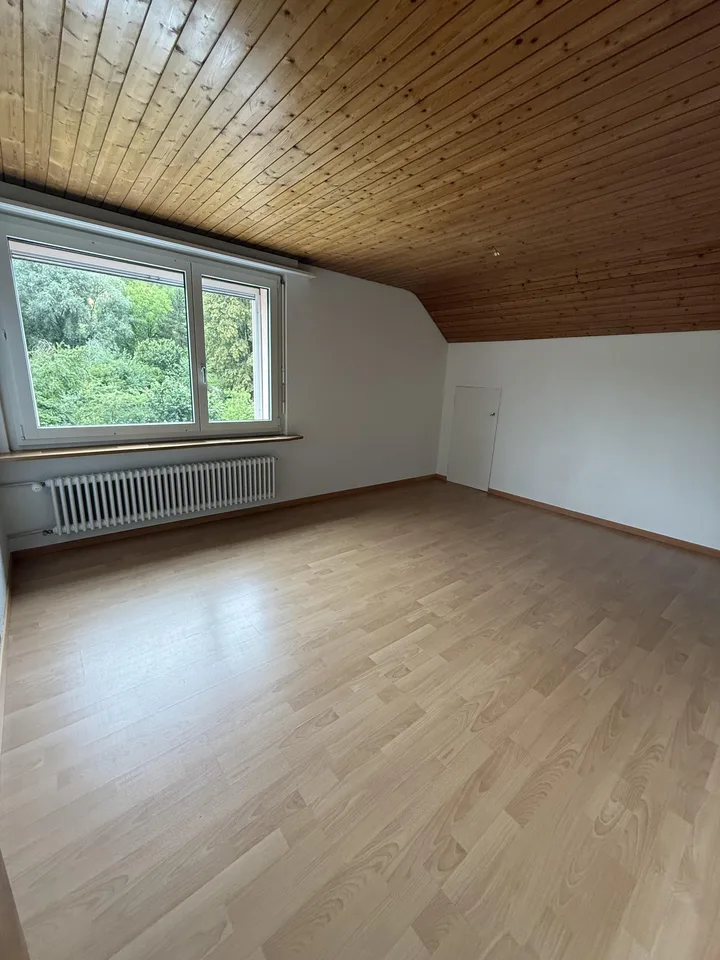Habiter dans le vert - appartement 3.5 pièces entretenu à Trüllikon