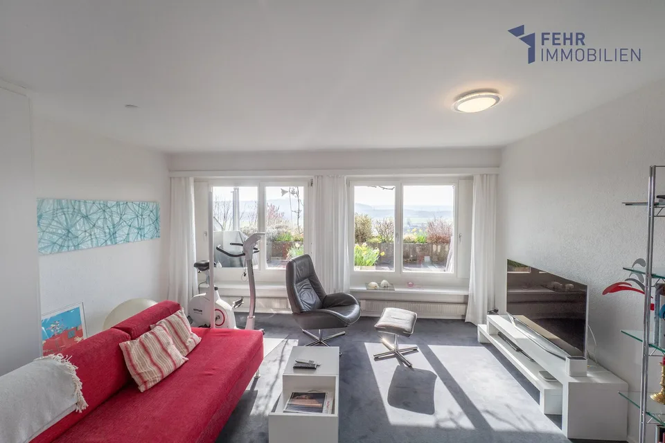 Fehr Immobilien - 5.5-Zi.-Terrassenhaus mit herrlicher Aussicht – Foto 21 von 26