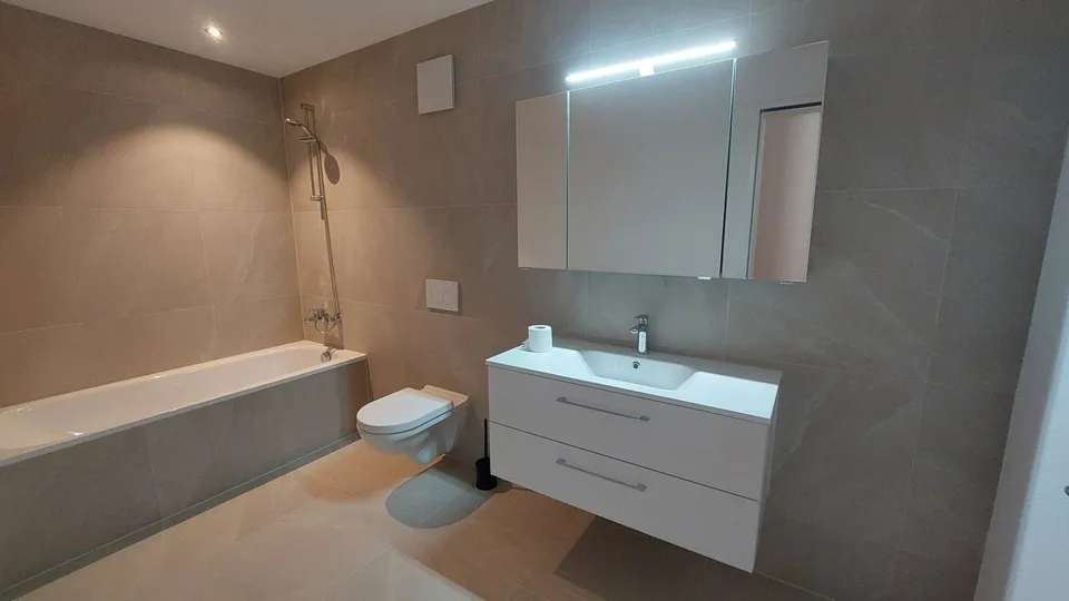 First occupancy modern 4.5-room apartment in Bachs