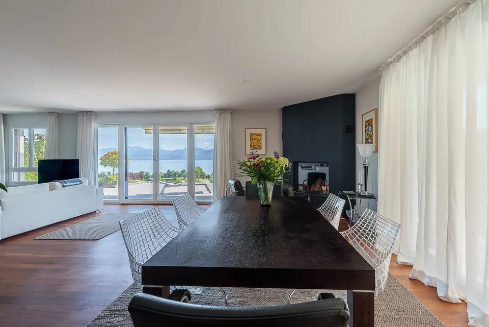 Bursinel - 135 m2 Wohnfläche mit 116 m2 Terrasse, direkt am See und den Alpen – Foto 9 von 12