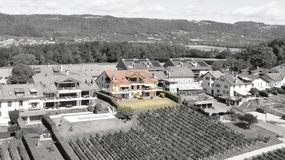 Bursinel - 135 m2 Wohnfläche mit 116 m2 Terrasse, direkt am See und den Alpen – Foto 3 von 12