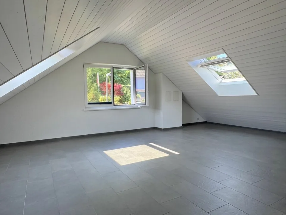 Charming and comfortable maisonette attic apartment with fantastic views – photo 16 of 18