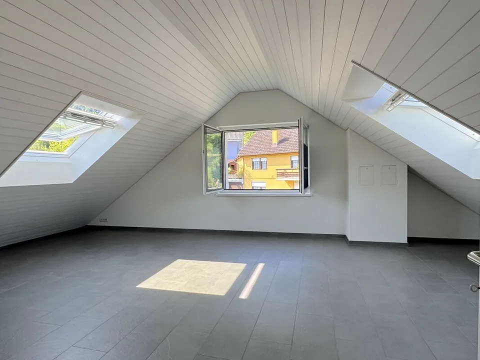 Charming and comfortable maisonette attic apartment with fantastic views – photo 17 of 18