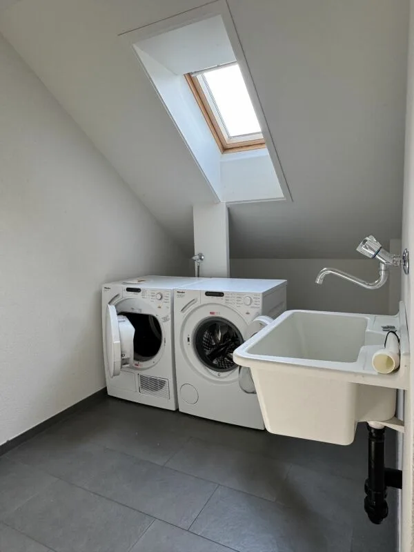 Charming and comfortable maisonette attic apartment with fantastic views – photo 13 of 18