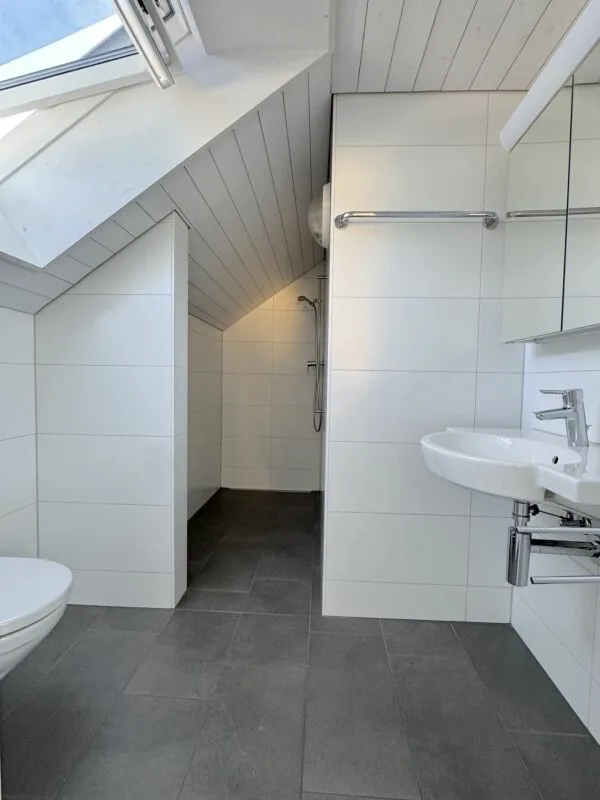 Charming and comfortable maisonette attic apartment with fantastic views – photo 15 of 18