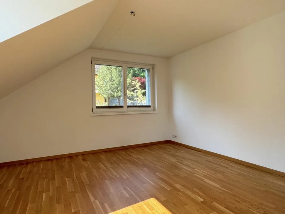 Charming and comfortable maisonette attic apartment with fantastic views – photo 8 of 18