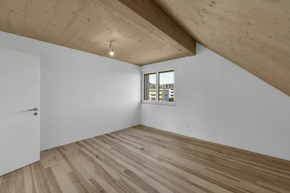 2.5-Zimmer hochwertige Dachwohnung, Erstbezug