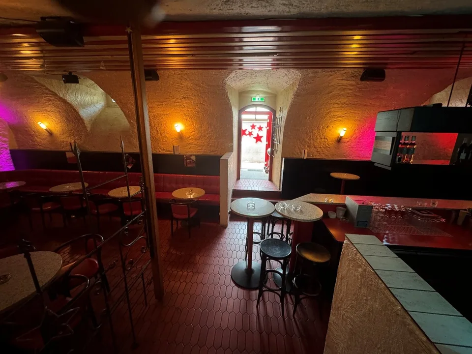 besondere und charaktervolle Sternen-Bar – Foto 5 von 6