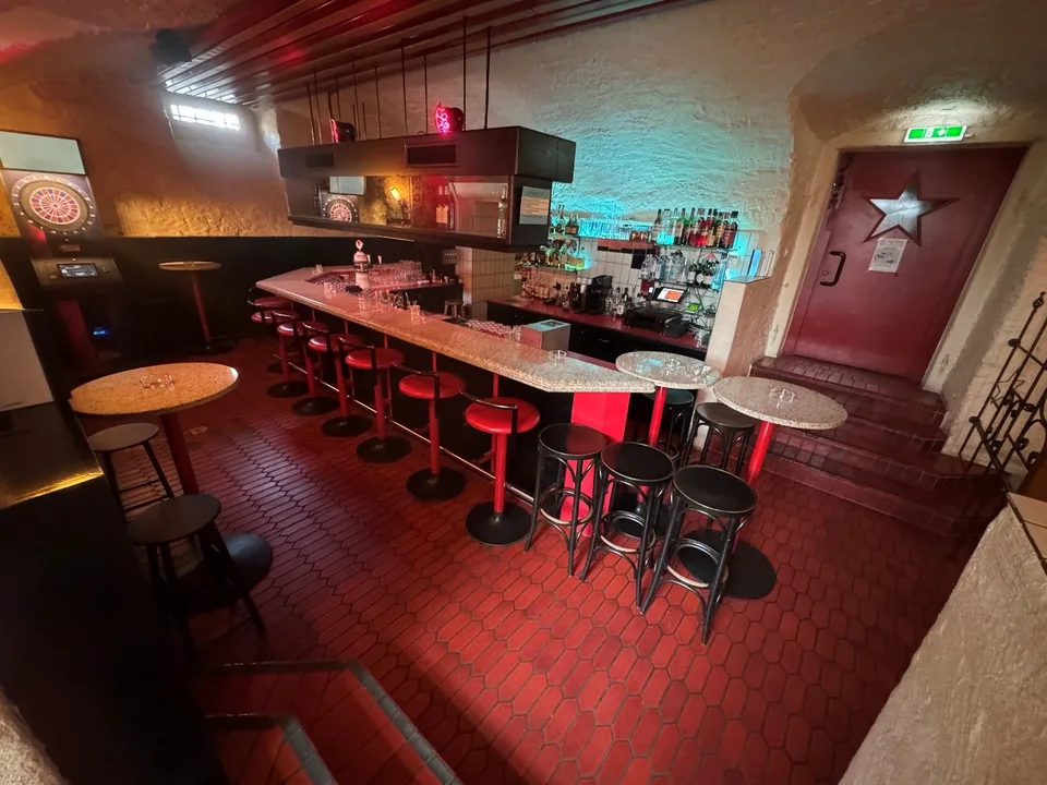 besondere und charaktervolle Sternen-Bar – Foto 4 von 6