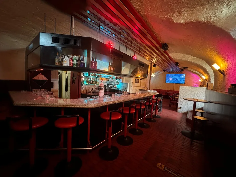 besondere und charaktervolle Sternen-Bar – Foto 3 von 6
