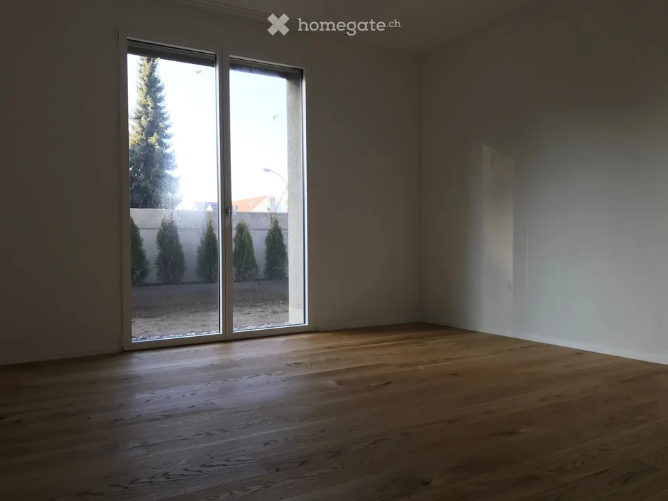 Moderne Wohnung mit grossem Garten in Büron