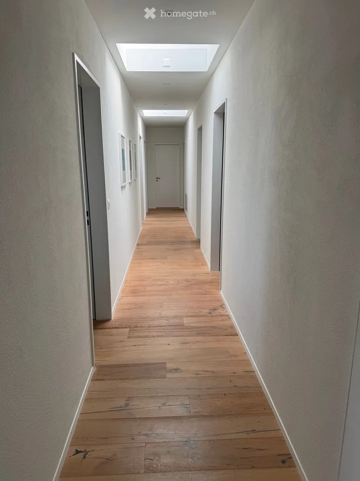 Temporary - Spacious 5.5-room attic apartment with panoramic views in Siebnen