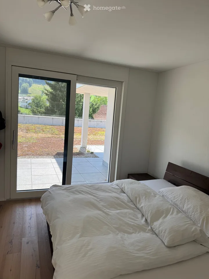 Temporary - Spacious 5.5-room attic apartment with panoramic views in Siebnen