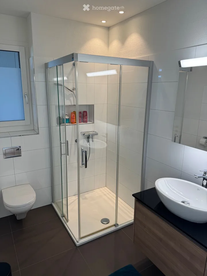 Temporary - Spacious 5.5-room attic apartment with panoramic views in Siebnen