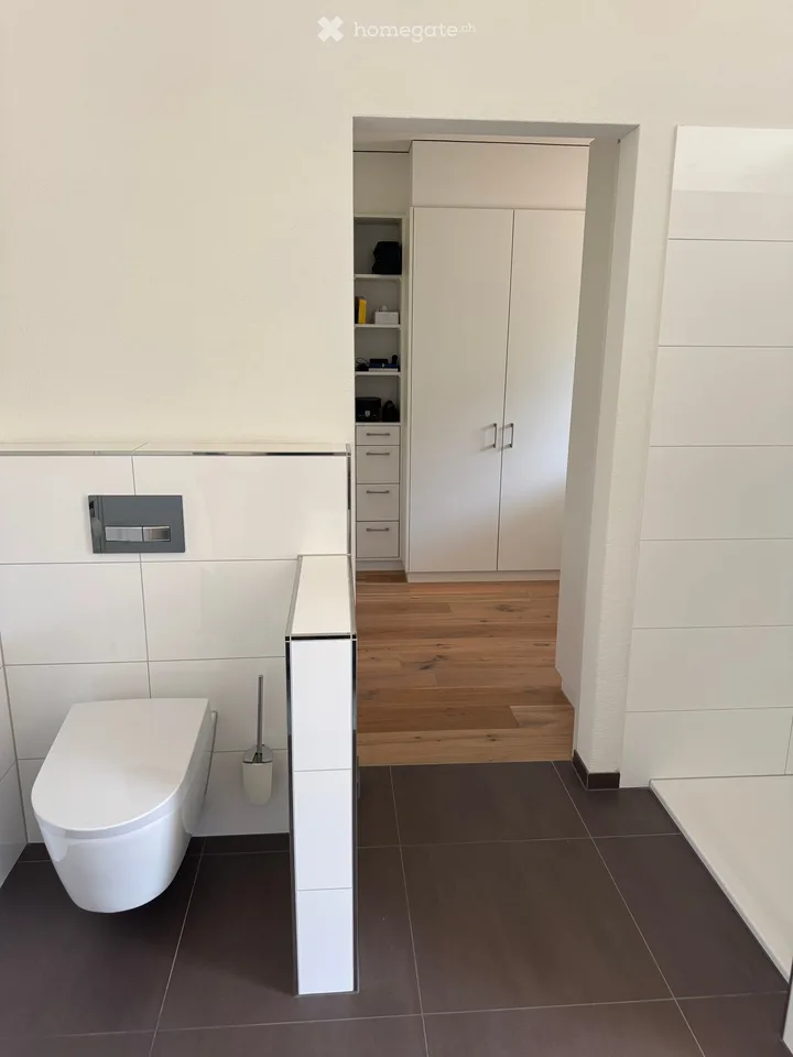Temporary - Spacious 5.5-room attic apartment with panoramic views in Siebnen