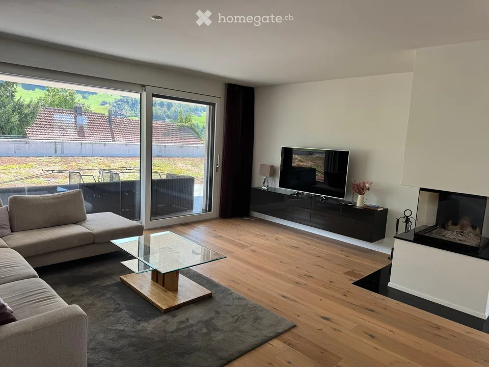 Temporary - Spacious 5.5-room attic apartment with panoramic views in Siebnen