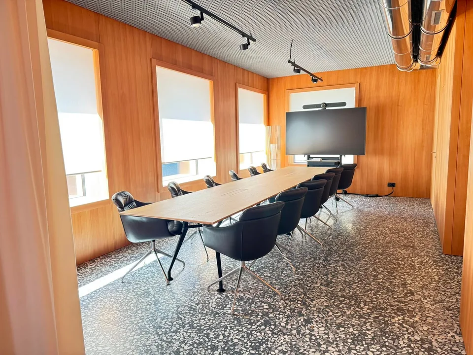 Ufficio luminoso in un edificio nuovo – ideale per aziende in crescita – foto 9 di 12