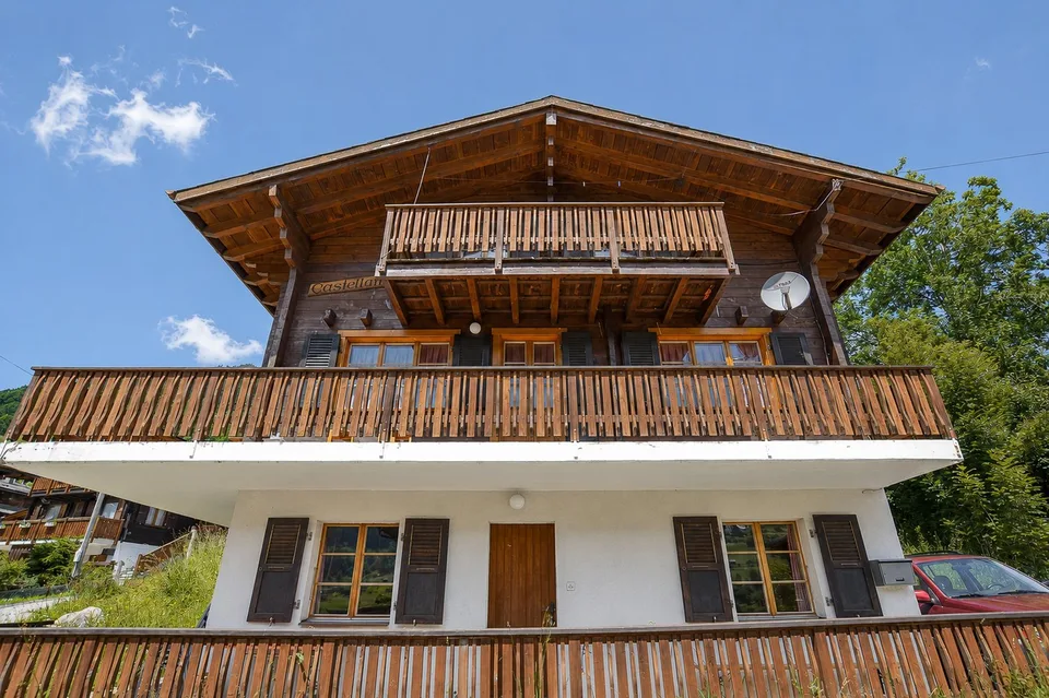 Chalet à Fiesch – Rêve de maison de 7,5 pièces avec panorama montagnard – photo 7 sur 10