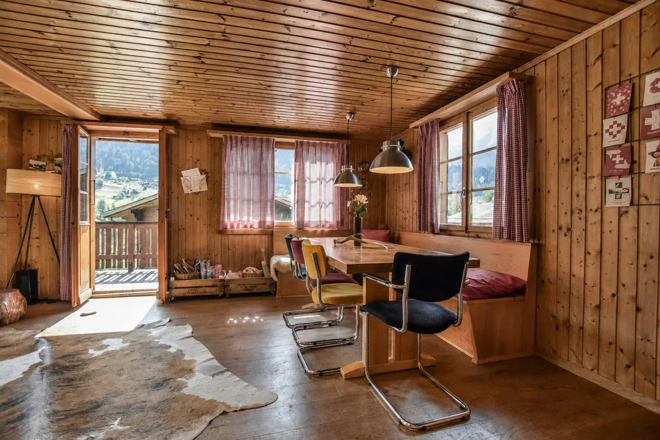 Chalet à Fiesch – Rêve de maison de 7,5 pièces avec panorama montagnard – photo 3 sur 10