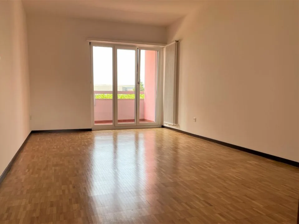 1,5 pièces avec balcon et cuisine séparée