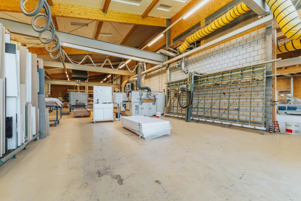 Aree commerciali e produttive polivalenti con grande impianto PV a Rotbach – foto 16 di 24