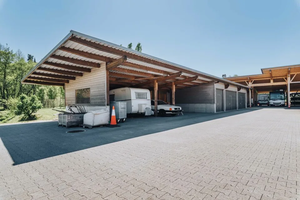 Aree commerciali e produttive polivalenti con grande impianto PV a Rotbach – foto 22 di 24