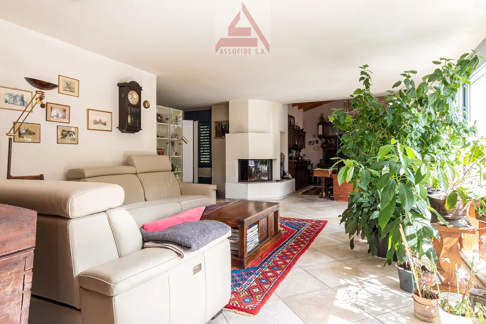 Il calore di una casa autentica / Die Wärme eines authentischen Zuhauses – Foto 4 von 13