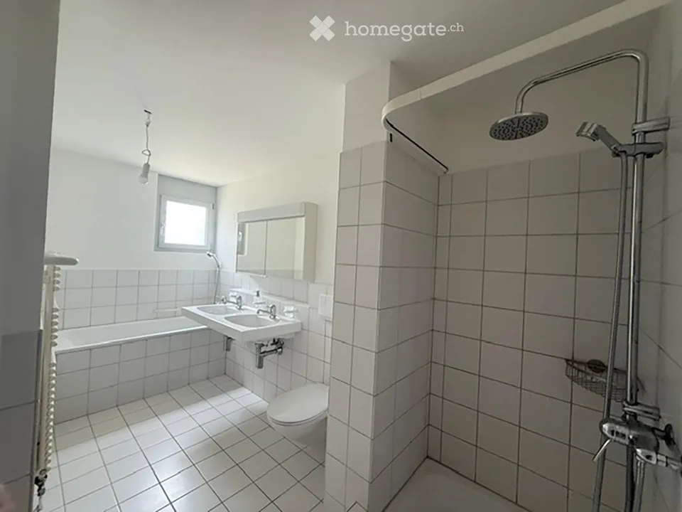 Bright and spacious 5.5-room row house / maisonette apartment in Dänikon