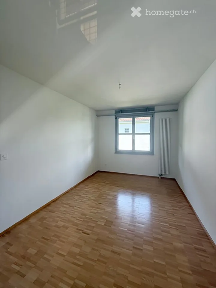 Bright and spacious 5.5-room row house / maisonette apartment in Dänikon