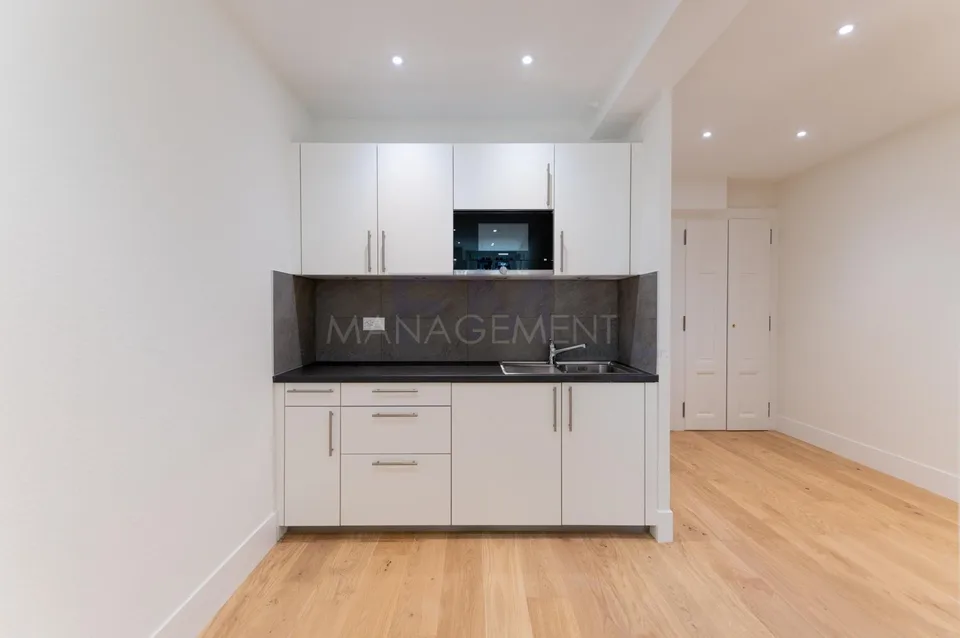 Rue des Cèdres ? Bureau d'env. 62 m² au 1er sous-sol – photo 4 sur 9