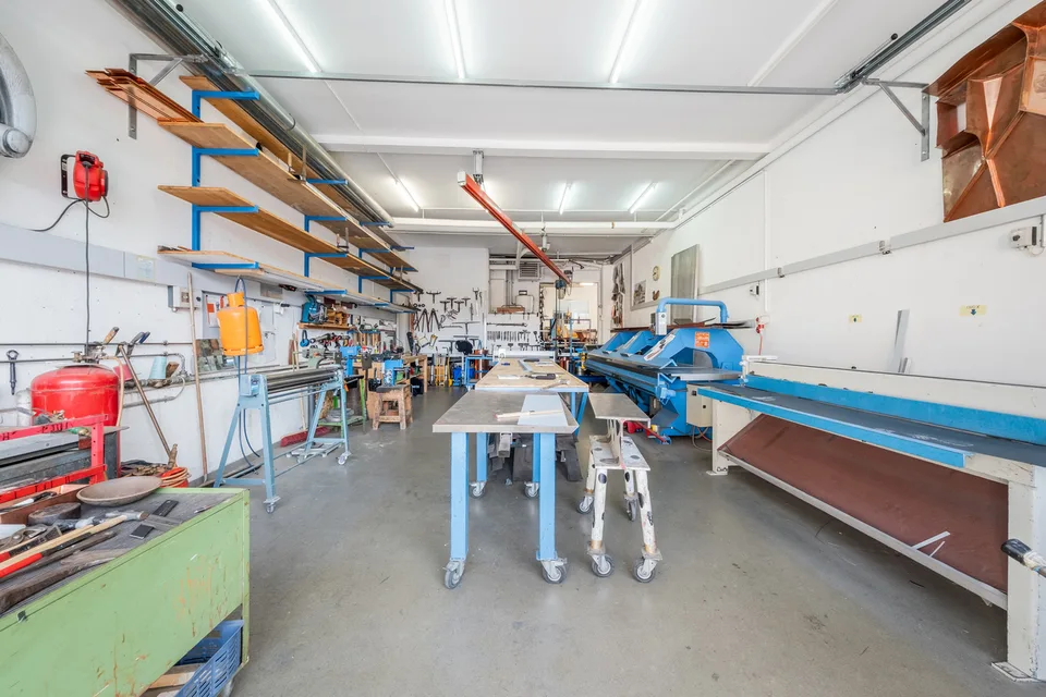 MIXTES GEBÄUDE ZENTRIERT - EINZELHANDEL + 3,5 ZIMMER WOHNEINHEIT - EXKLUSIVITÄT – Foto 10 von 13