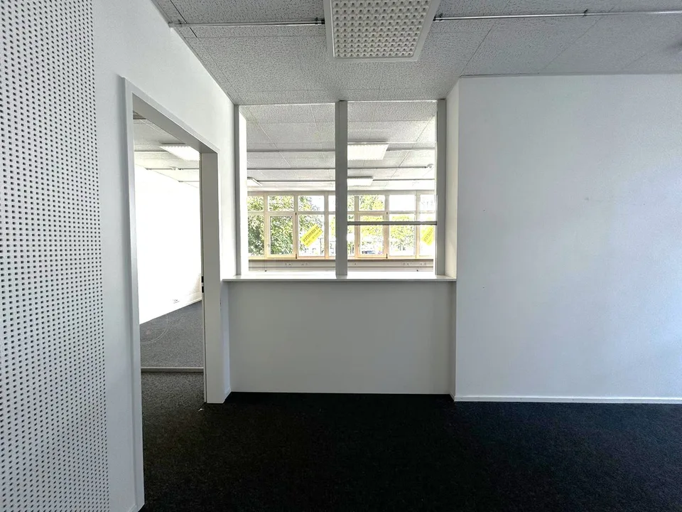 Einziehen & loslegen – ausgebaute Geschäftsräume in Aarwangen – Foto 5 von 21