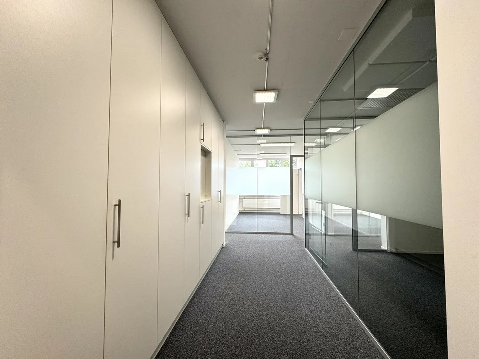 Einziehen & loslegen – ausgebaute Geschäftsräume in Aarwangen – Foto 2 von 21