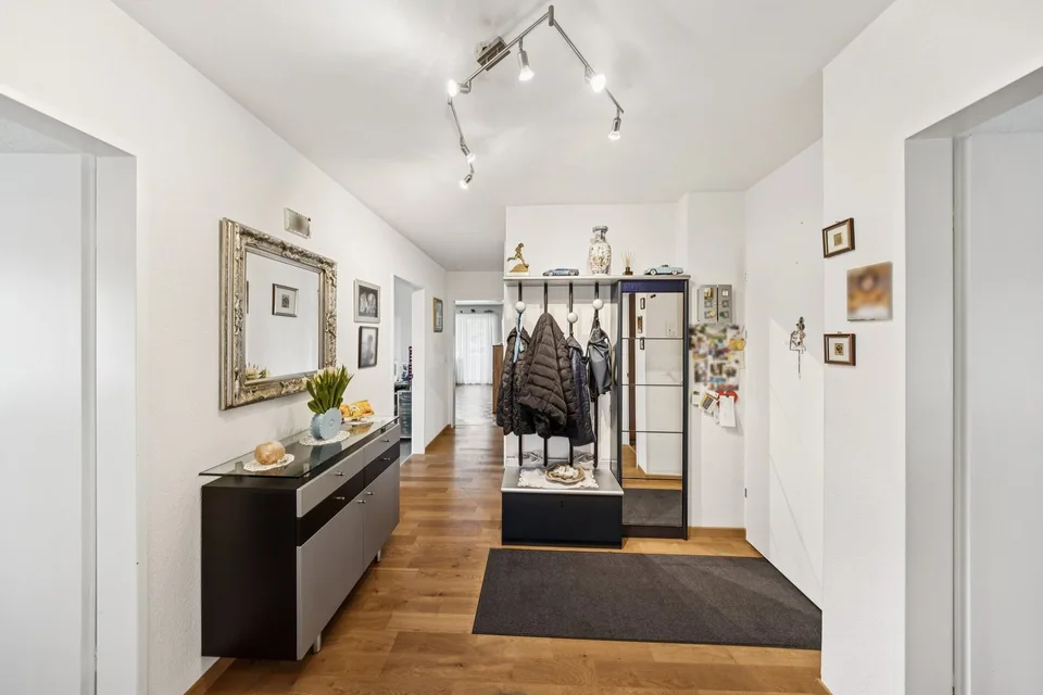 Attractive 4-room apartment with south-facing balcony and direct garden access in Münchenbuchsee – photo 7 of 10