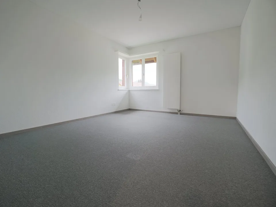 Casa di 6 famiglie attraente con garage – proprietà di investimento solida a Ramiswil – foto 13 di 17