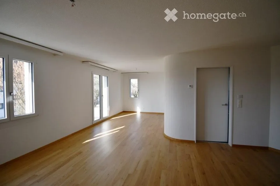 Attractive, high-quality renovated 4.5-room apartment on the ground floor – first occupancy after renovation