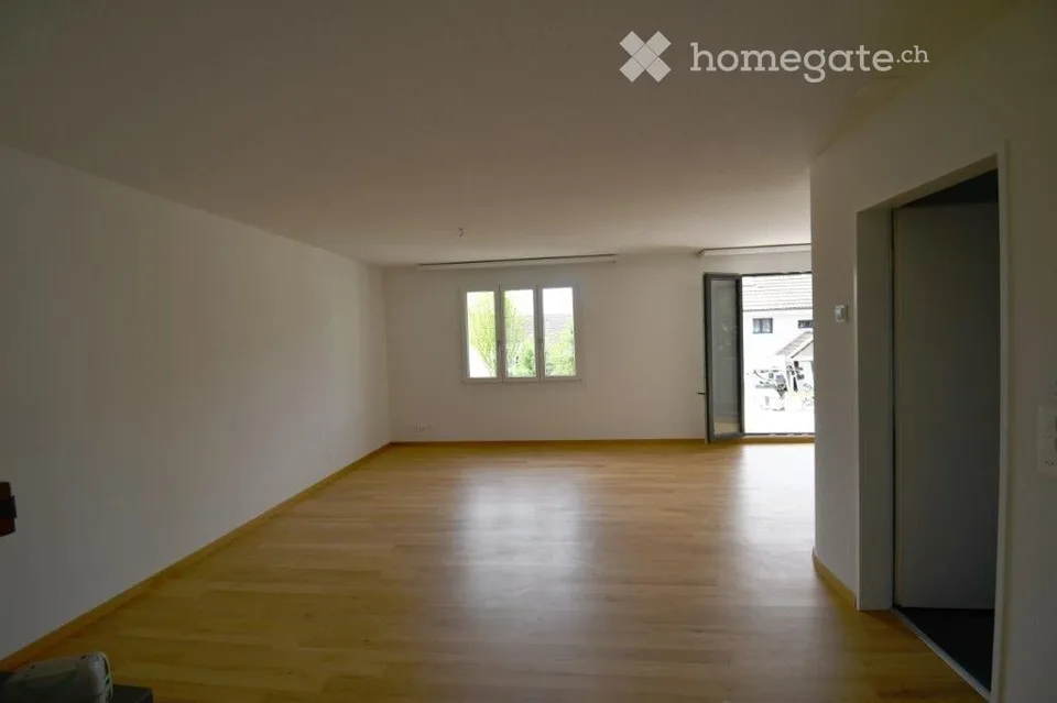 Attractive, high-quality renovated 4.5-room apartment on the ground floor – first occupancy after renovation