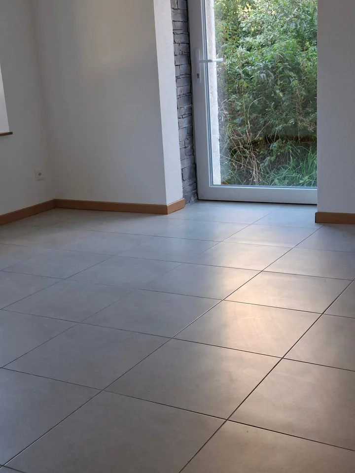 Appartamento di 3 locali luminoso al piano terra a Le Locle – foto 5 di 7
