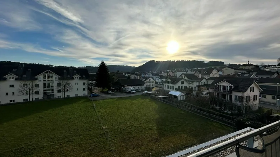 sehr grosszügige 2.5 Zi.-Wohnung