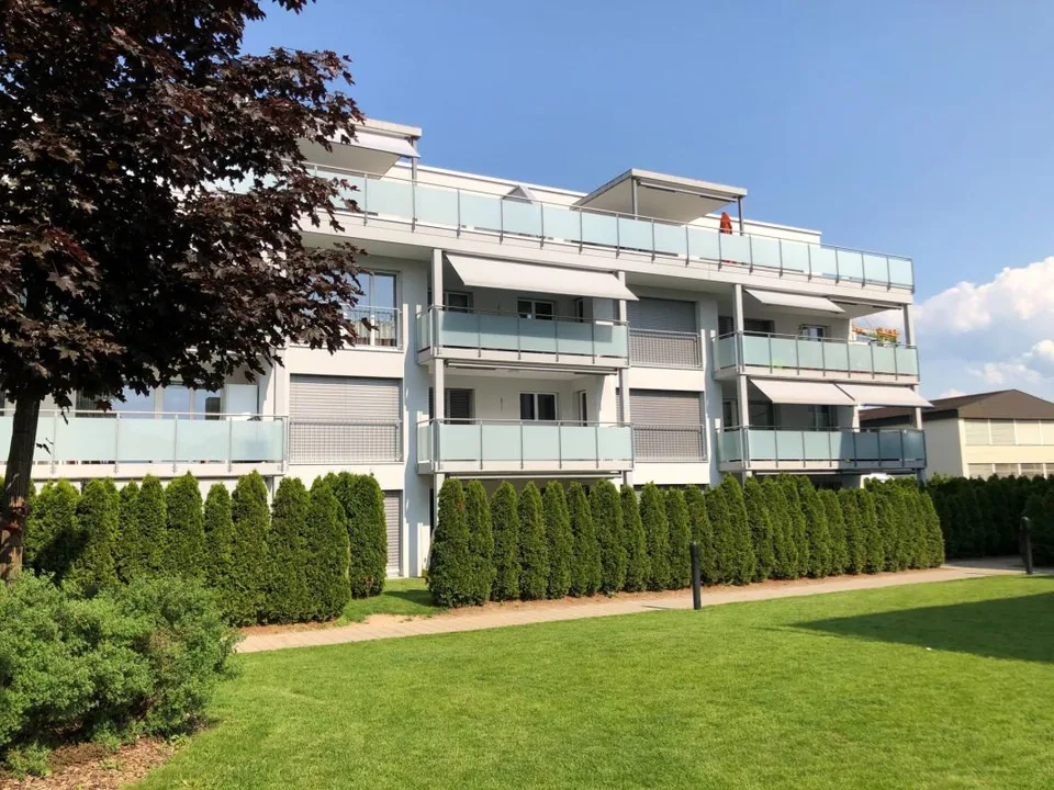 moderne 4.5 Zi.-Wohnung im Dorfzentrum
