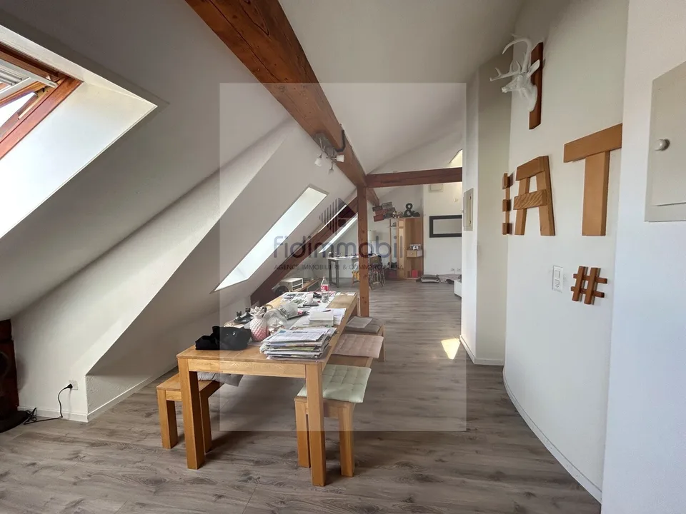 GROßES LOFT IM STADTZENTRUM NAHE BEI ALLEN VERKAUFSTELLEN – Foto 4 von 6