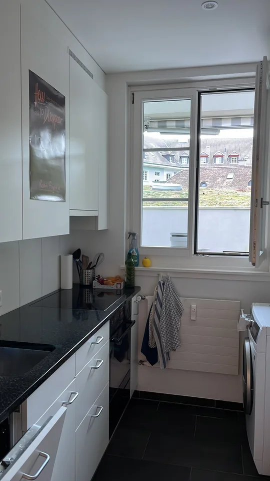 Modern 2.5-room apartment in Bern – photo 2 of 4
