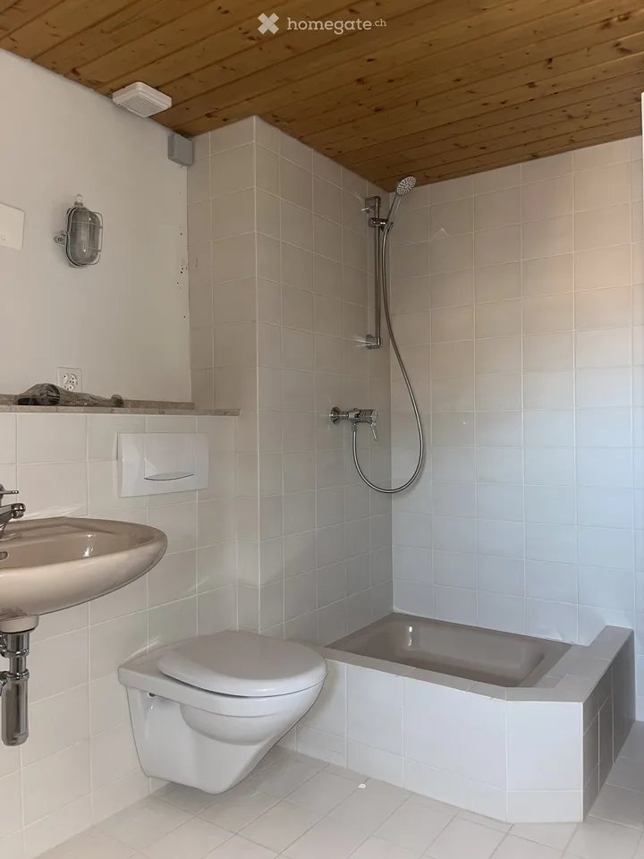 Frisch sanierte Maisonette-Wohnung mit zwei Balkonen