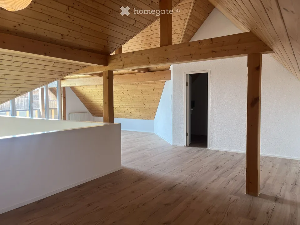 Frisch sanierte Maisonette-Wohnung mit zwei Balkonen