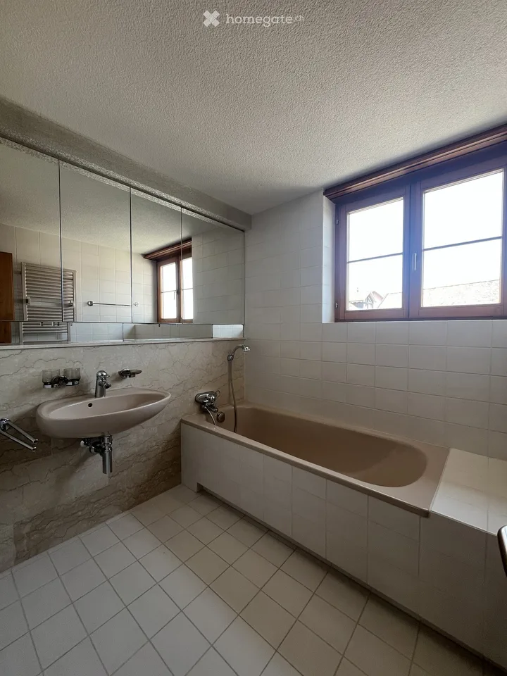 Frisch sanierte Maisonette-Wohnung mit zwei Balkonen