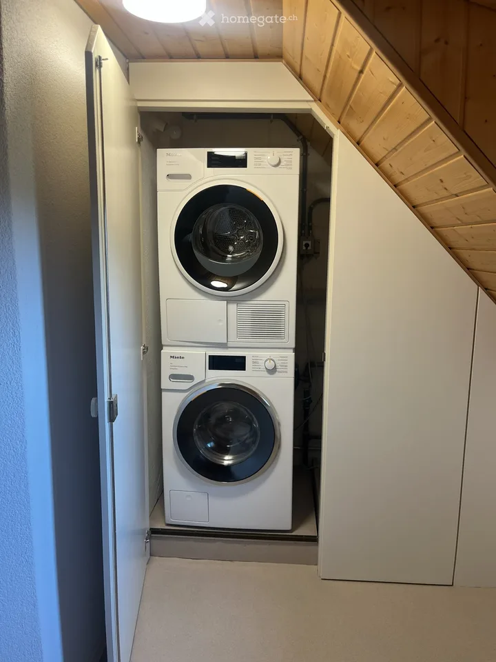 Frisch sanierte Maisonette-Wohnung mit zwei Balkonen