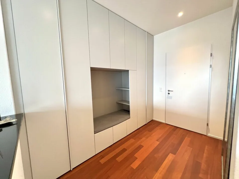 Elegance: Exklusive möblierte 3,5-Zimmer-Wohnung mit Rigi und Seeblick