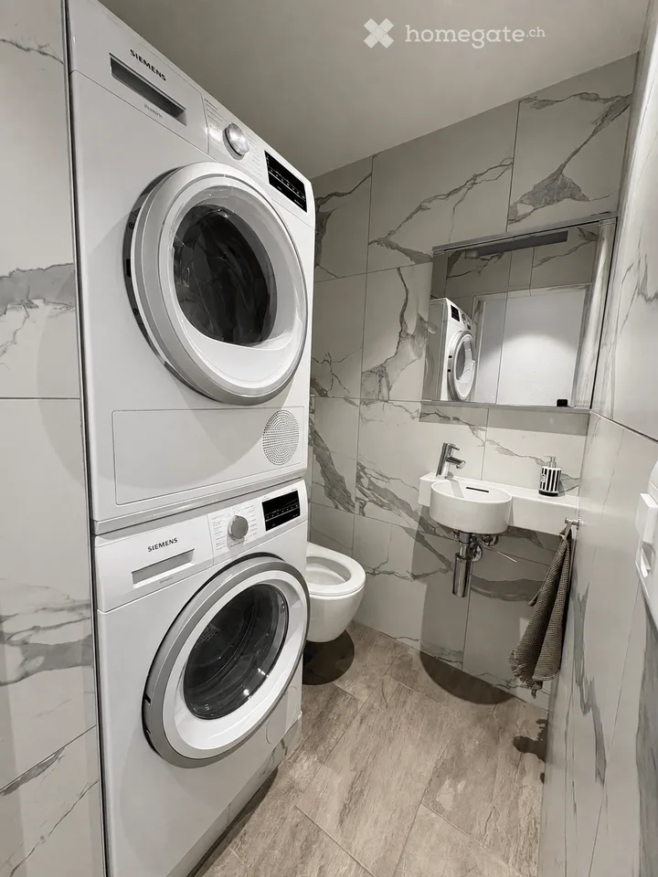 Appartamento moderno di 4,5 locali a Worb – ristrutturato con vista da sogno – foto 3 di 17