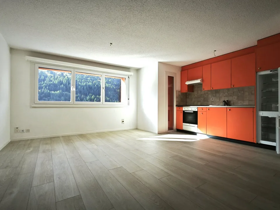 AIROLO - Helles 3.5-Zimmer-Apartment im 3. Stock mit Aufzug